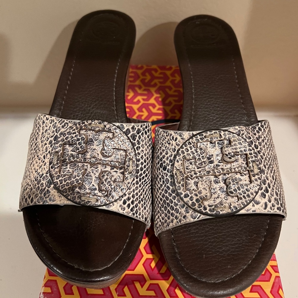 Tory Burch Patti wedge snake print size 11